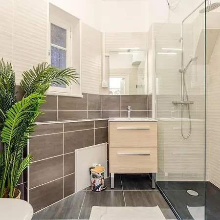 Appartement Esprit Jungle : Equipe, Chambre, Wifi Fibre Grenoble