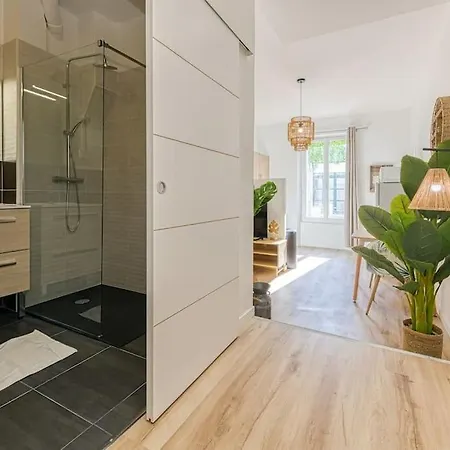 Esprit Jungle : Equipe, Chambre, Wifi Fibre Grenoble